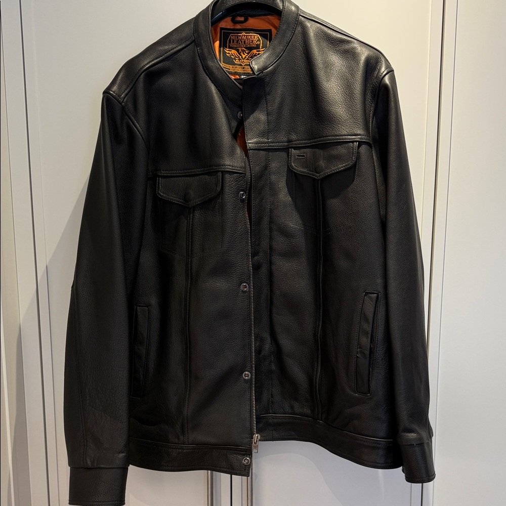 Milwaukee Leather Men's Club Style / Black leather jacket